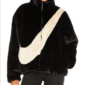 🌟NWOT Nike Faux Fur Jacket🌟